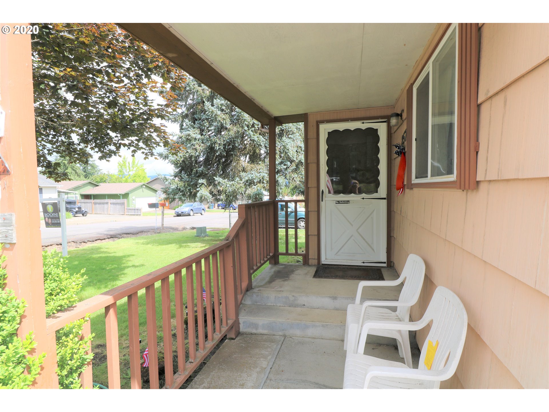257 South 71st Street Springfield, OR 97478 - Photo 5 of 22 Gallery Image 5