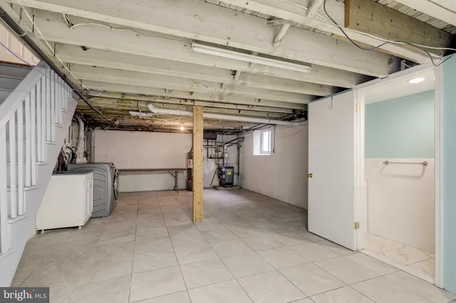 a view of a storage & utility room