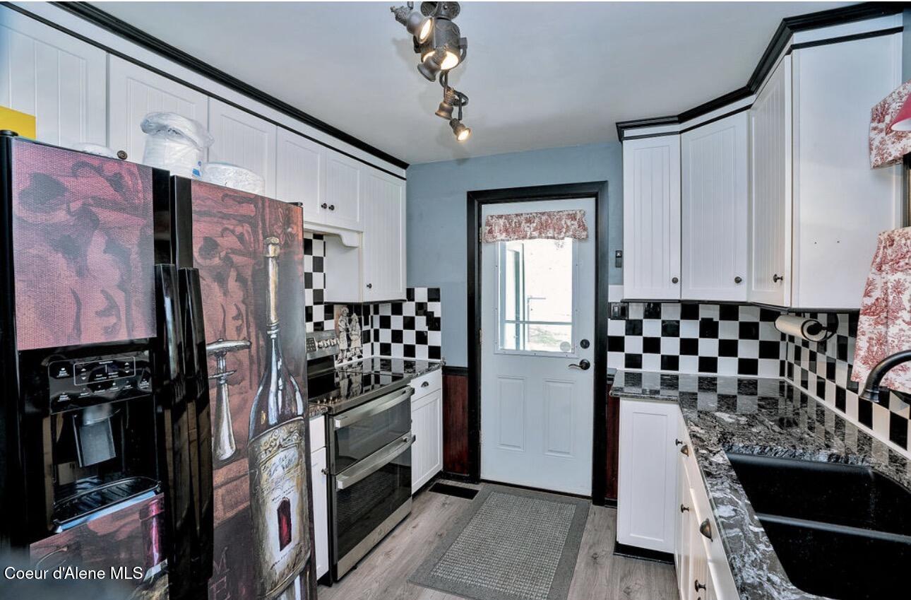332 Main Street Wardner, ID 83837 - Photo 15 of 42 Kitchen