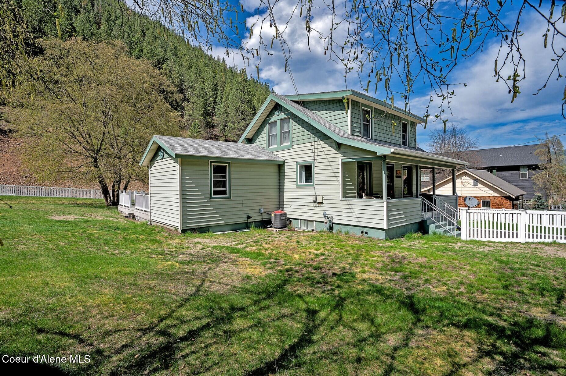 332 Main Street Wardner, ID 83837 - Photo 7 of 42 Side yard unedited