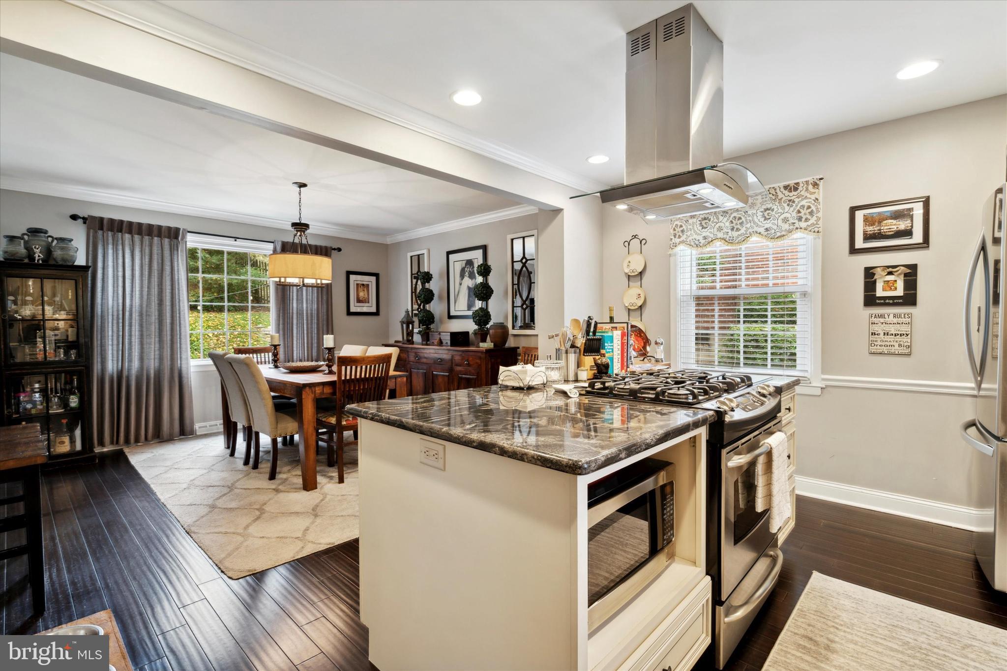 918 East Cathedral Road Philadelphia, PA 19128 - Photo 11 of 35