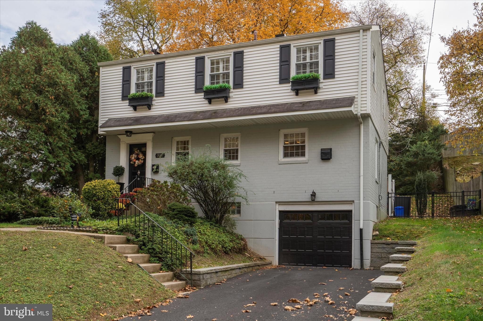 918 East Cathedral Road Philadelphia, PA 19128 - Photo 35 of 35