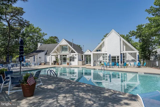$389,000 | 106 Atlantic Hills Boulevard, Manahawkin, NJ 08050