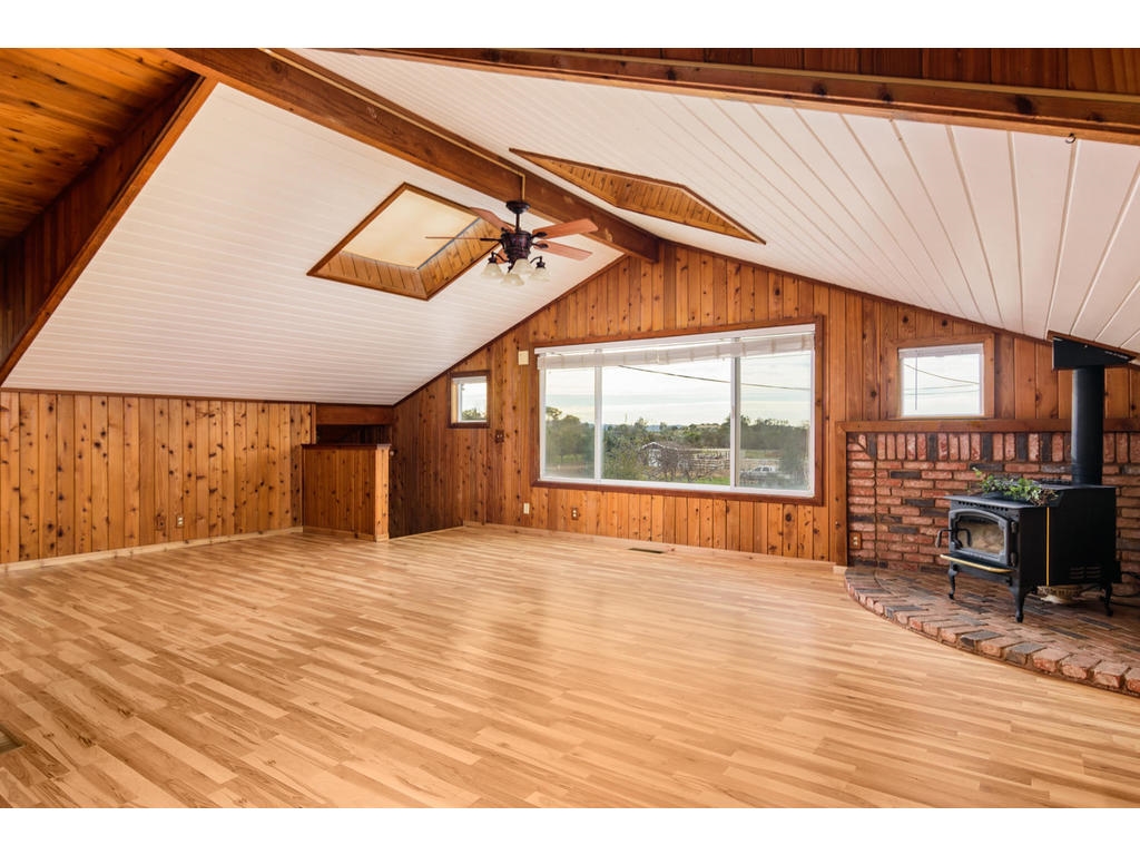 14803 Fruitvale Road Valley Center, CA 92082 - Photo 4 of 25 Upstairs Family Room