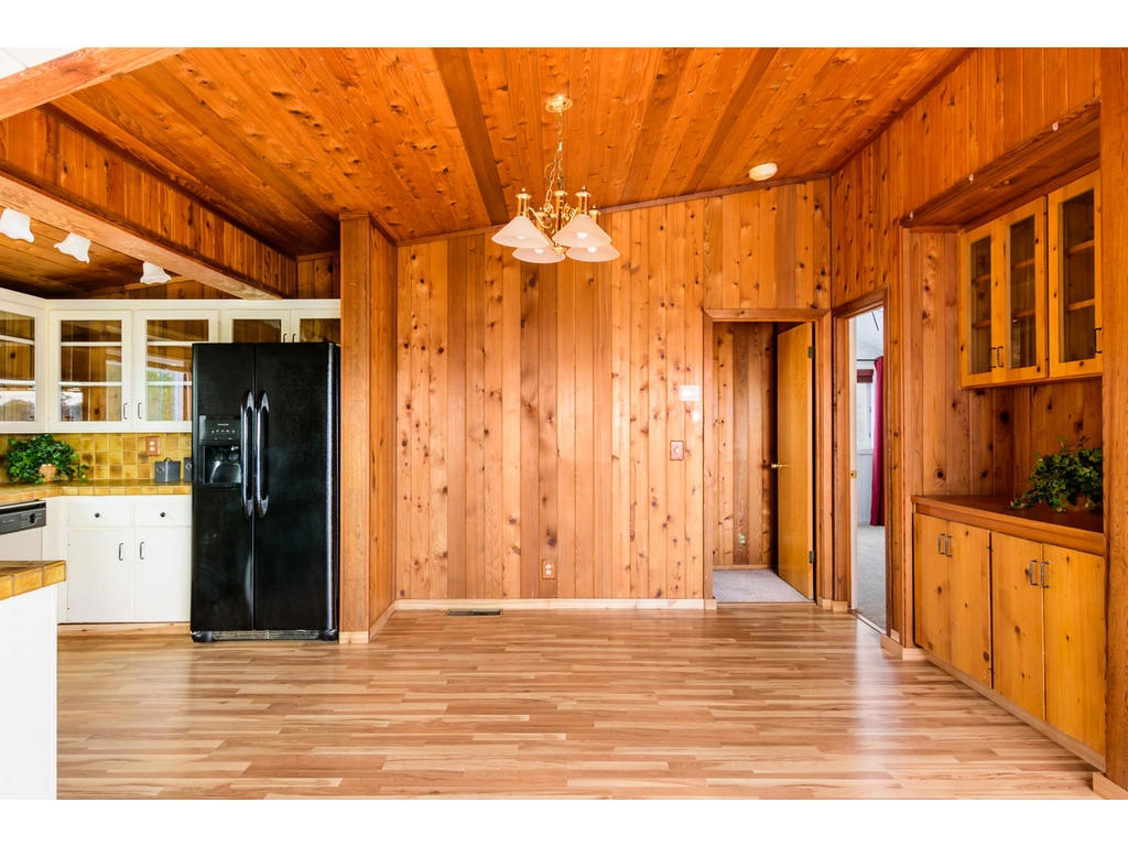 14803 Fruitvale Road Valley Center, CA 92082 - Photo 7 of 25 Upstairs dining room.