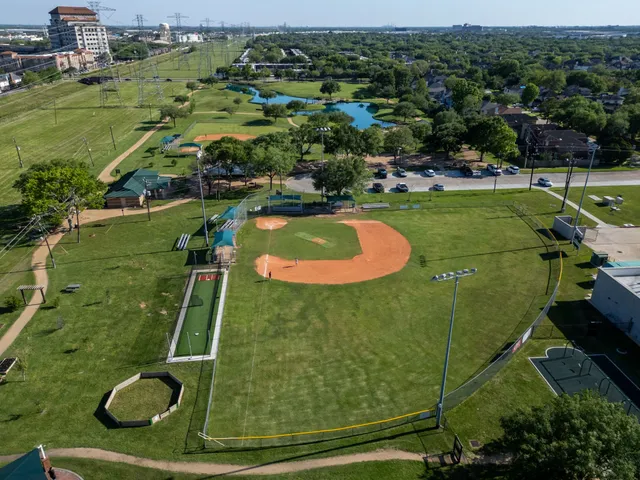 $376,900 | 11719 Cedar Form Lane, Meadows Place, TX 77477