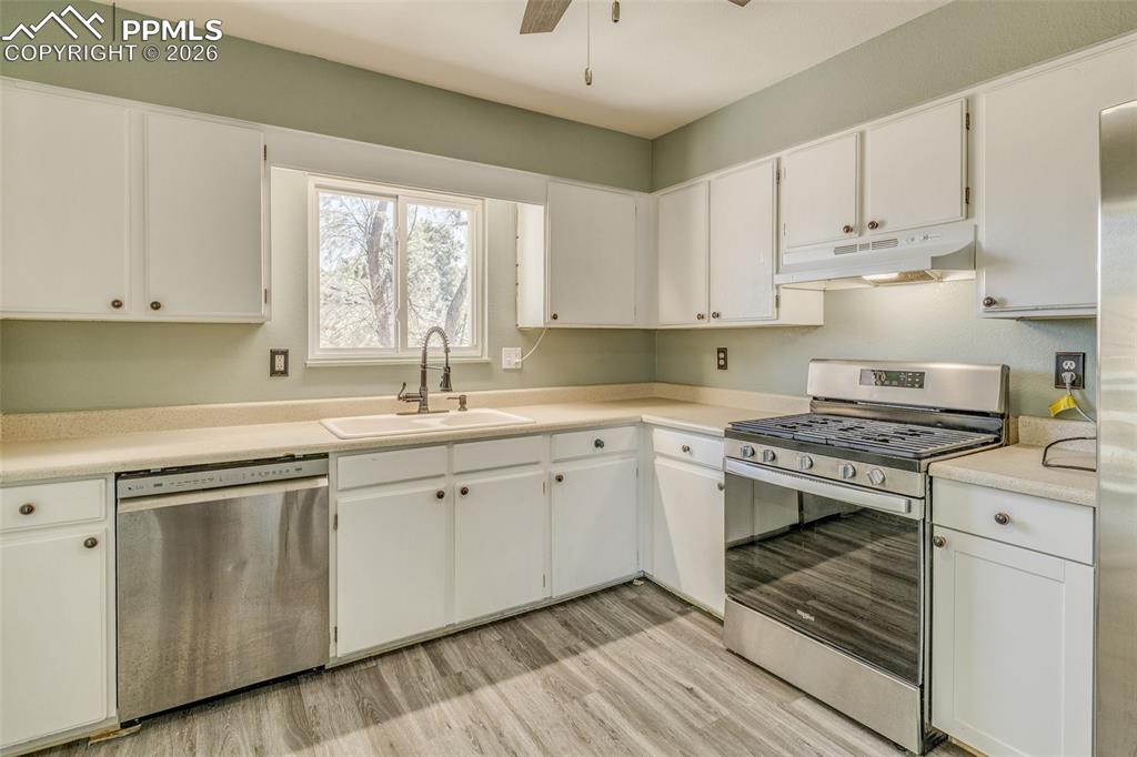 6095 Del Rey Drive Colorado Springs, CO 80918 - Photo 10 of 30