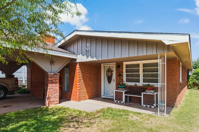 $234,900 | 314 North Soland Avenue, Denver City, TX 79323