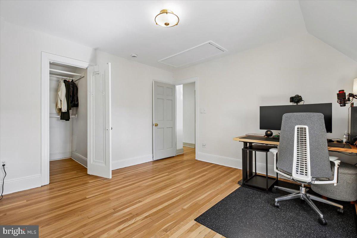 6317 Poe Road Bethesda, MD 20817 - Photo 27 of 43 a bedroom with a workspace