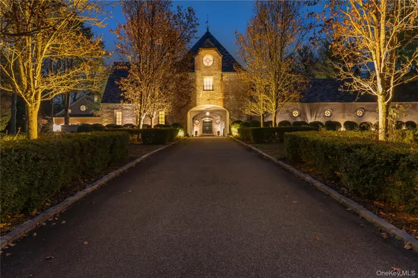 $5,699,000 | 8 Serenite Lane, Muttontown, NY 11791