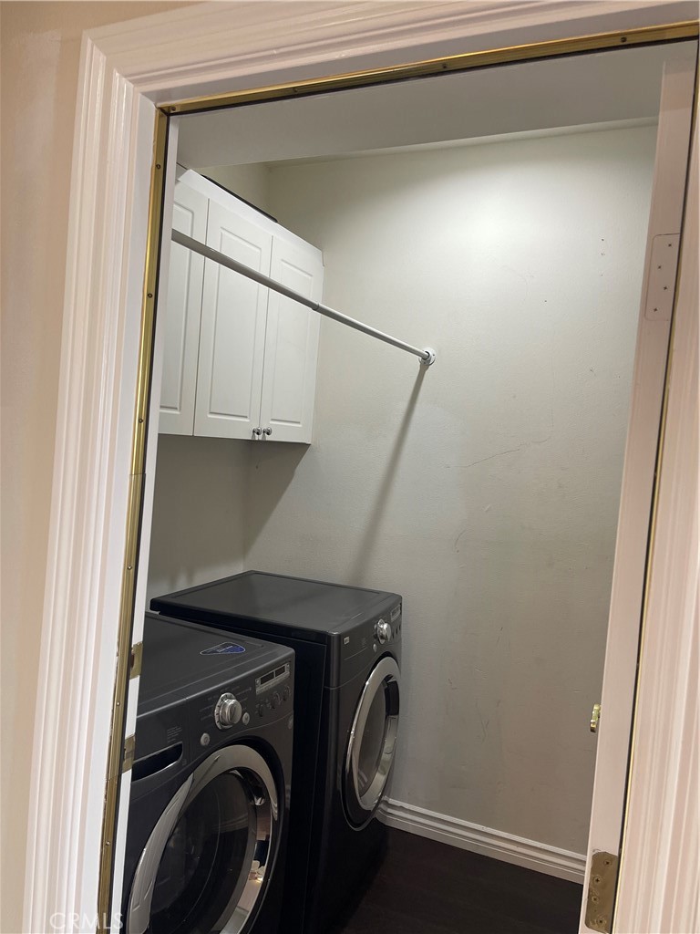 255 North Michigan Avenue Pasadena, CA 91106 - Photo 4 of 18 a utility room with dryer and washer