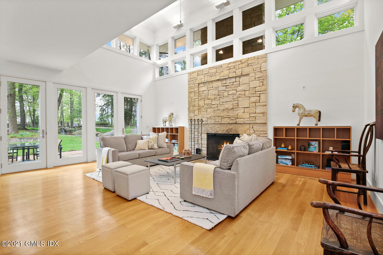 665 River Rd Cos Cob CT 06807-large-015-