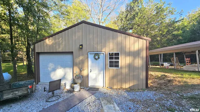 $190,000 | 526 Power Plant Road, Marion, IL 62959