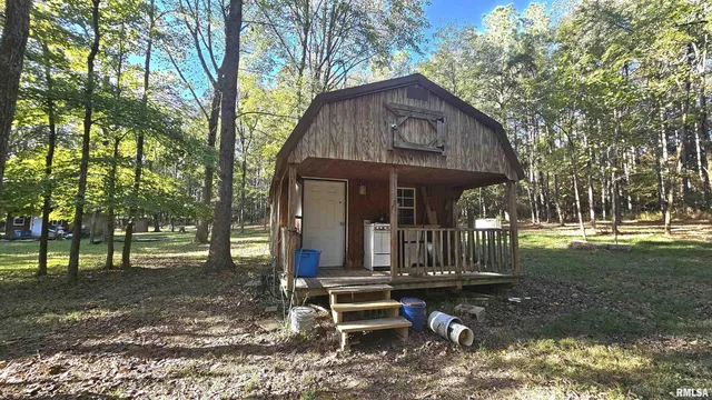 $190,000 | 526 Power Plant Road, Marion, IL 62959