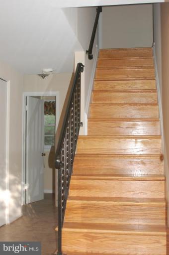 6305 Wayles Street Springfield, VA 22150 - Photo 14 of 14 Entrance / Foyer