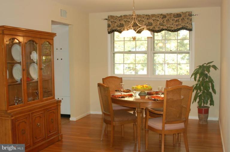 6305 Wayles Street Springfield, VA 22150 - Photo 4 of 14 Dining Room