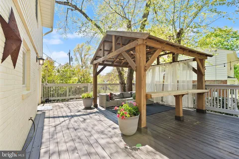 $1,249,000 | 8510 Camden Street, Alexandria, VA 22308