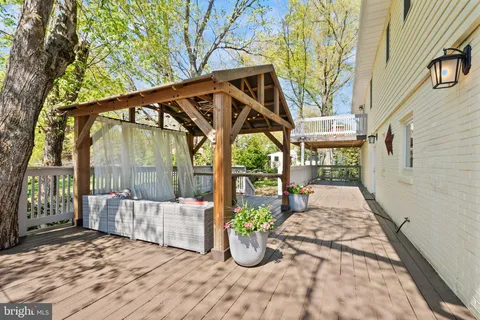 $1,249,000 | 8510 Camden Street, Alexandria, VA 22308
