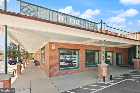 $1,249,000 | 8510 Camden Street, Alexandria, VA 22308