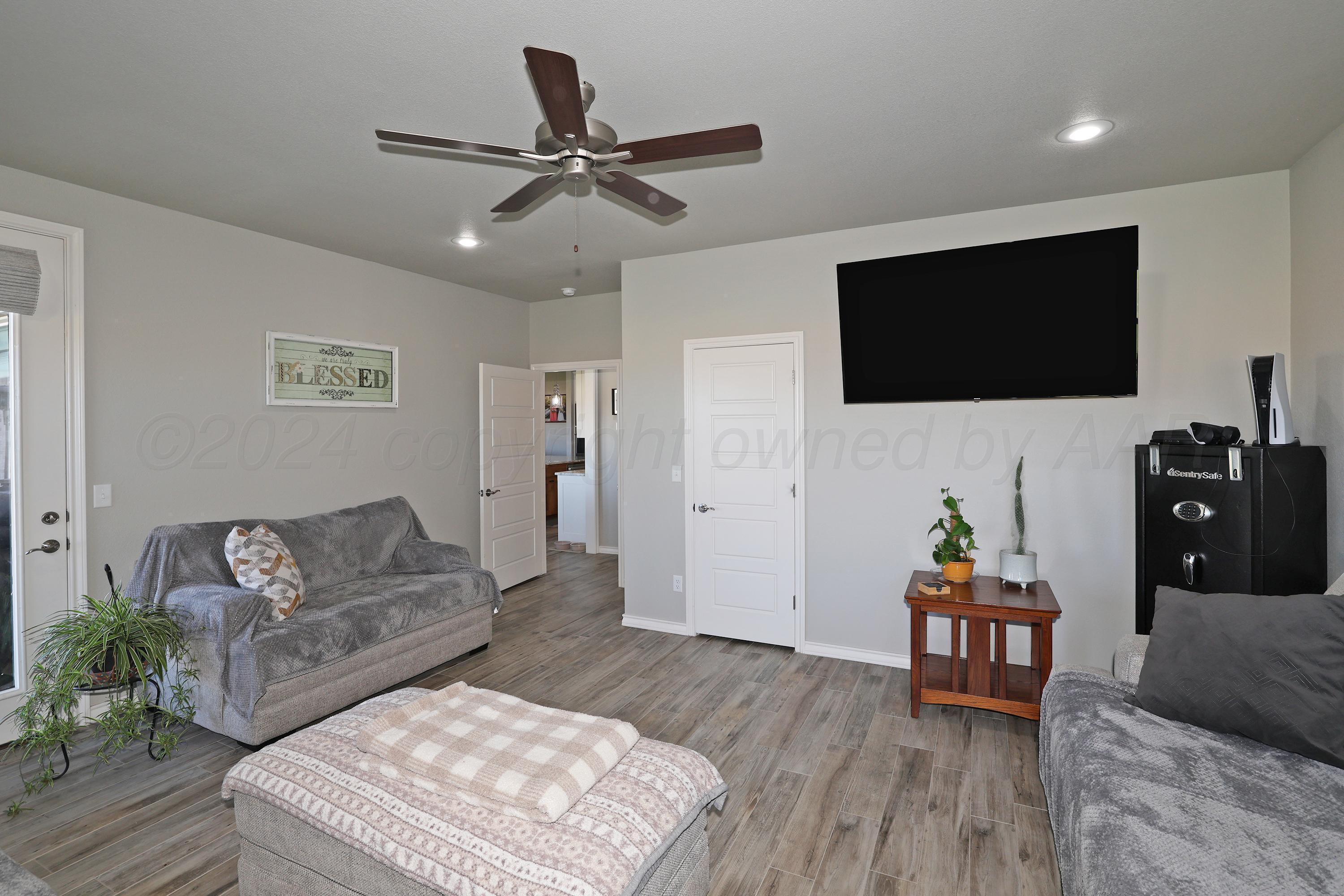 8806 Shadow Bend Avenue Amarillo, TX 79119 - Photo 17 of 48 22-2nd Living Area