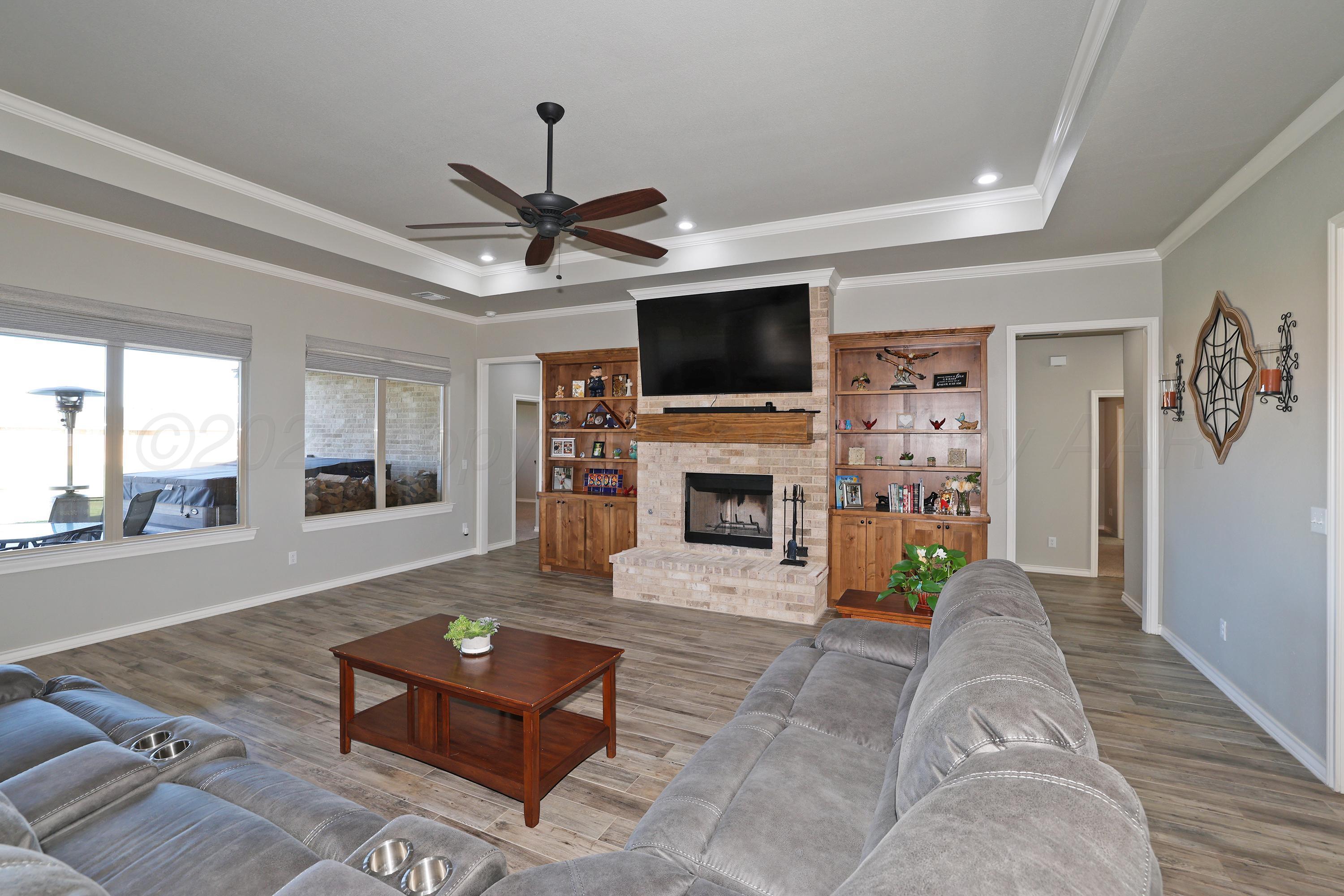 8806 Shadow Bend Avenue Amarillo, TX 79119 - Photo 8 of 48 14-Living Area