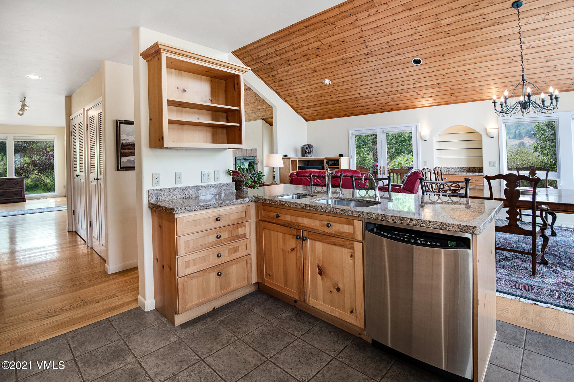 683 Eagle Crest Road Edwards, CO 81632 - Photo 17 of 47 a kitchen with stainless steel appliances granite countertop a sink and cabinets