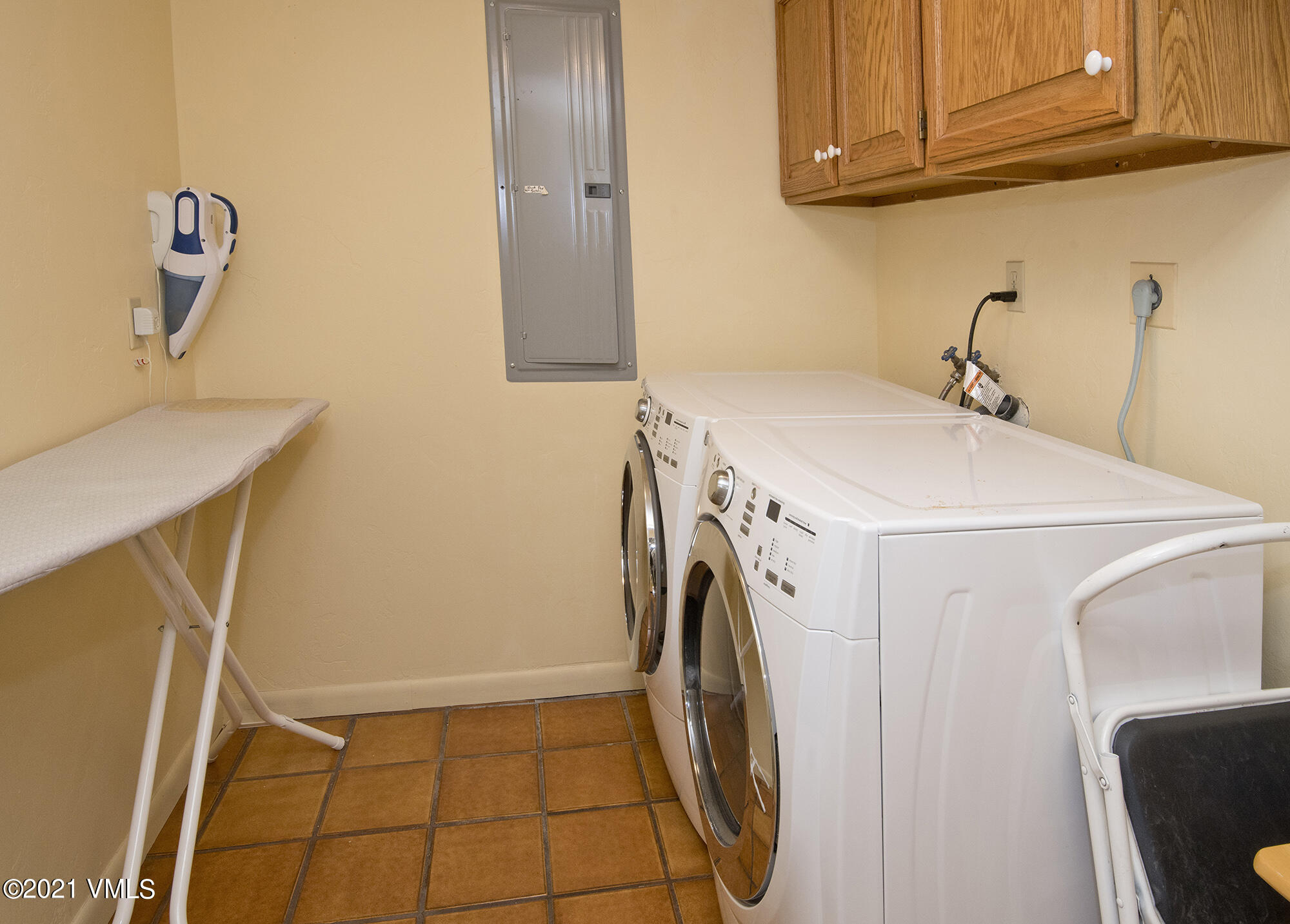 683 Eagle Crest Road Edwards, CO 81632 - Photo 26 of 47 a utility room with dryer and washer
