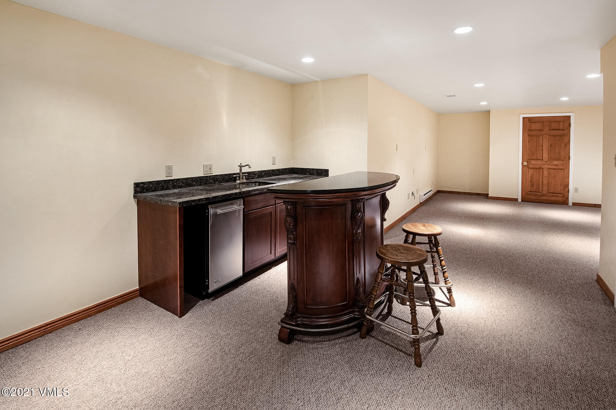 683 Eagle Crest Road Edwards, CO 81632 - Photo 32 of 47 a view of a room with gym equipment