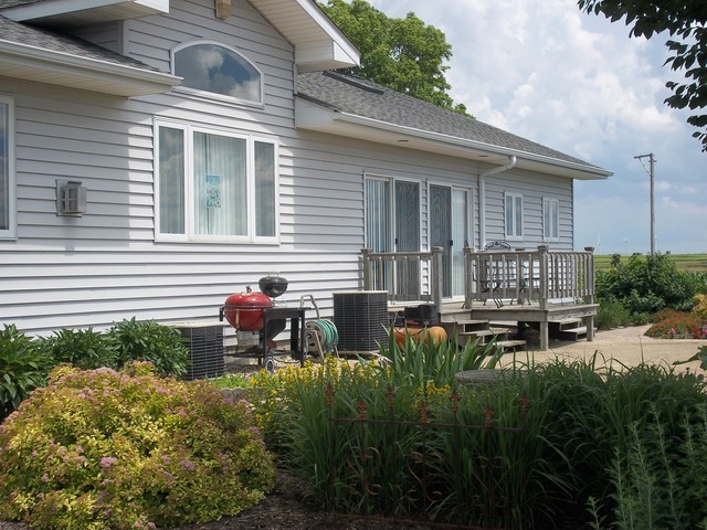 2037 Locust Road Steward, IL 60553 - Photo 18 of 24