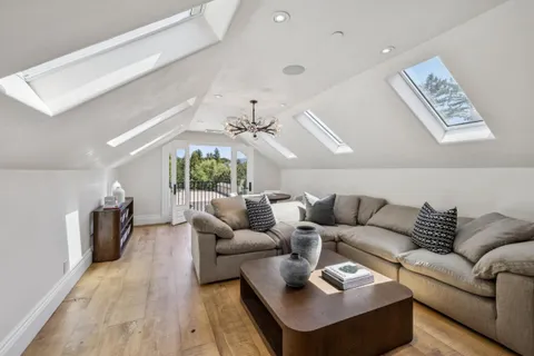 $16,900,000 | 3 Vintage Court, Woodside, CA 94062