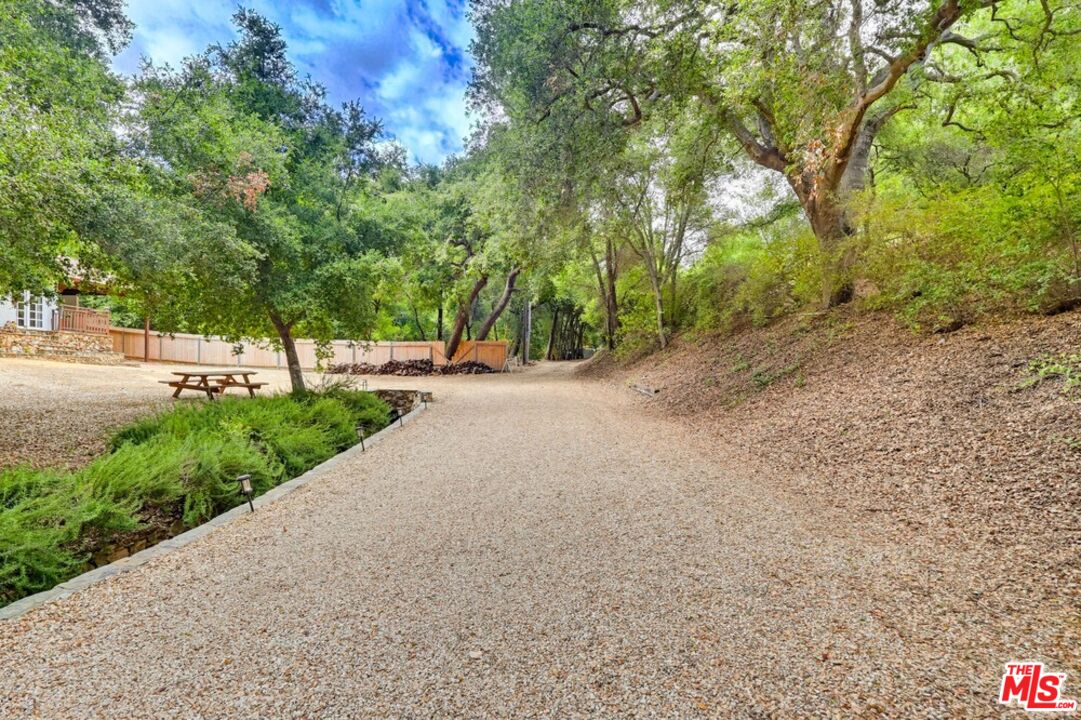 24970 Bob Batchelor Road Calabasas, CA 91302 - Photo 25 of 32