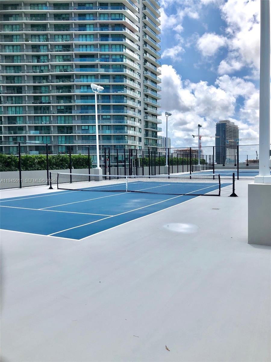 3131 Northeast 7th Avenue, Unit 3305 Miami, FL 33137 - Photo 37 of 44 a view of a basketball court
