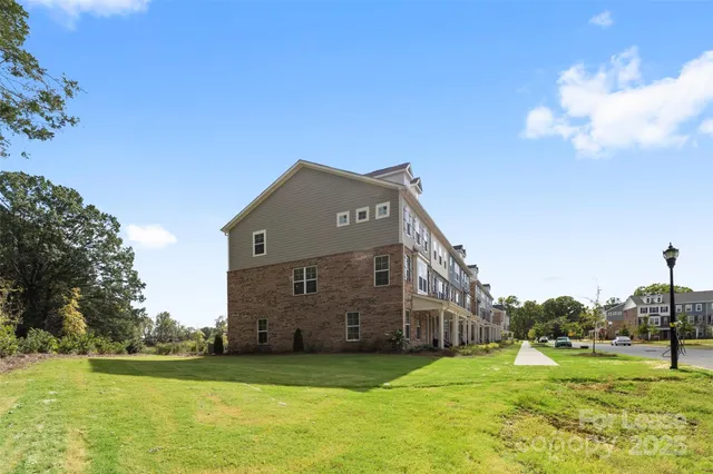 $2,425 | 10138 Hemingway Place, Mint Hill, NC 28227