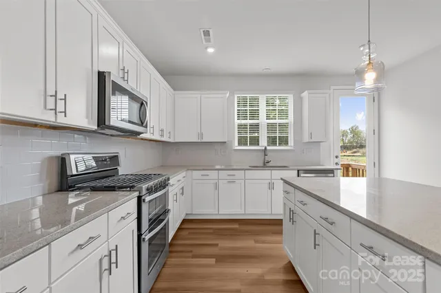 $2,425 | 10138 Hemingway Place, Mint Hill, NC 28227