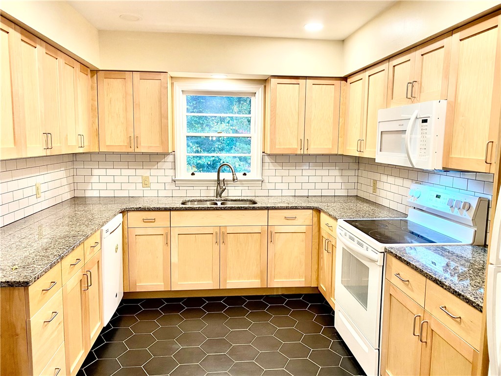 103 Grace Street Clemson, SC 29631 - Photo 5 of 33 Gallery Image 5