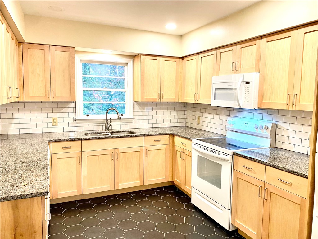 103 Grace Street Clemson, SC 29631 - Photo 7 of 33 Gallery Image 7