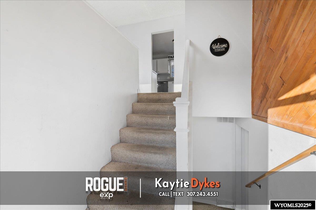 2230 East 16th Street Casper, WY 82609 - Photo 3 of 35