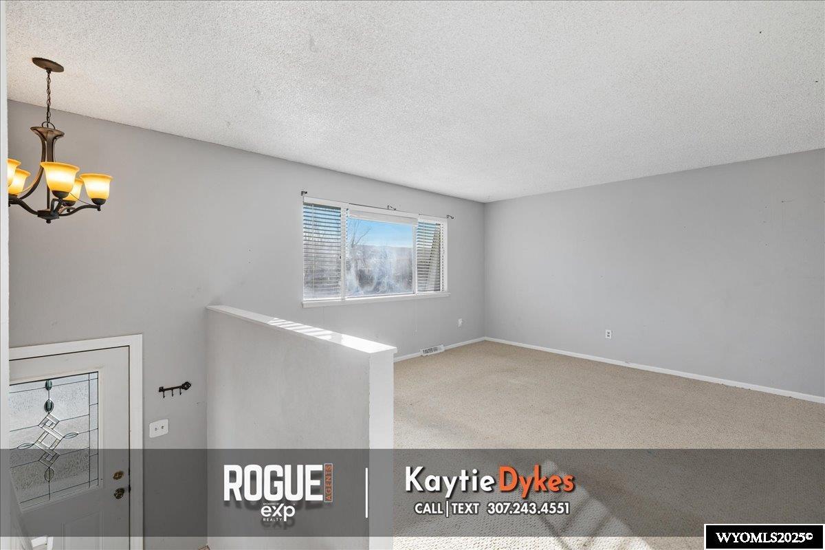 2230 East 16th Street Casper, WY 82609 - Photo 4 of 35