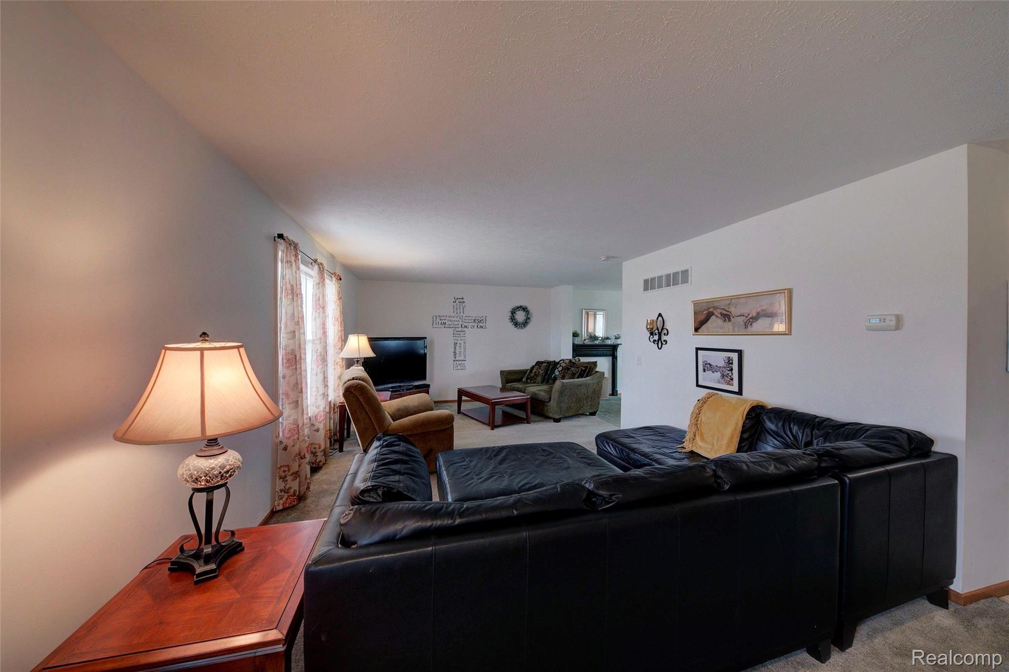 831 Laplaisance Road Monroe, MI 48161 - Photo 4 of 36 4H8A6347_8_9.jpg