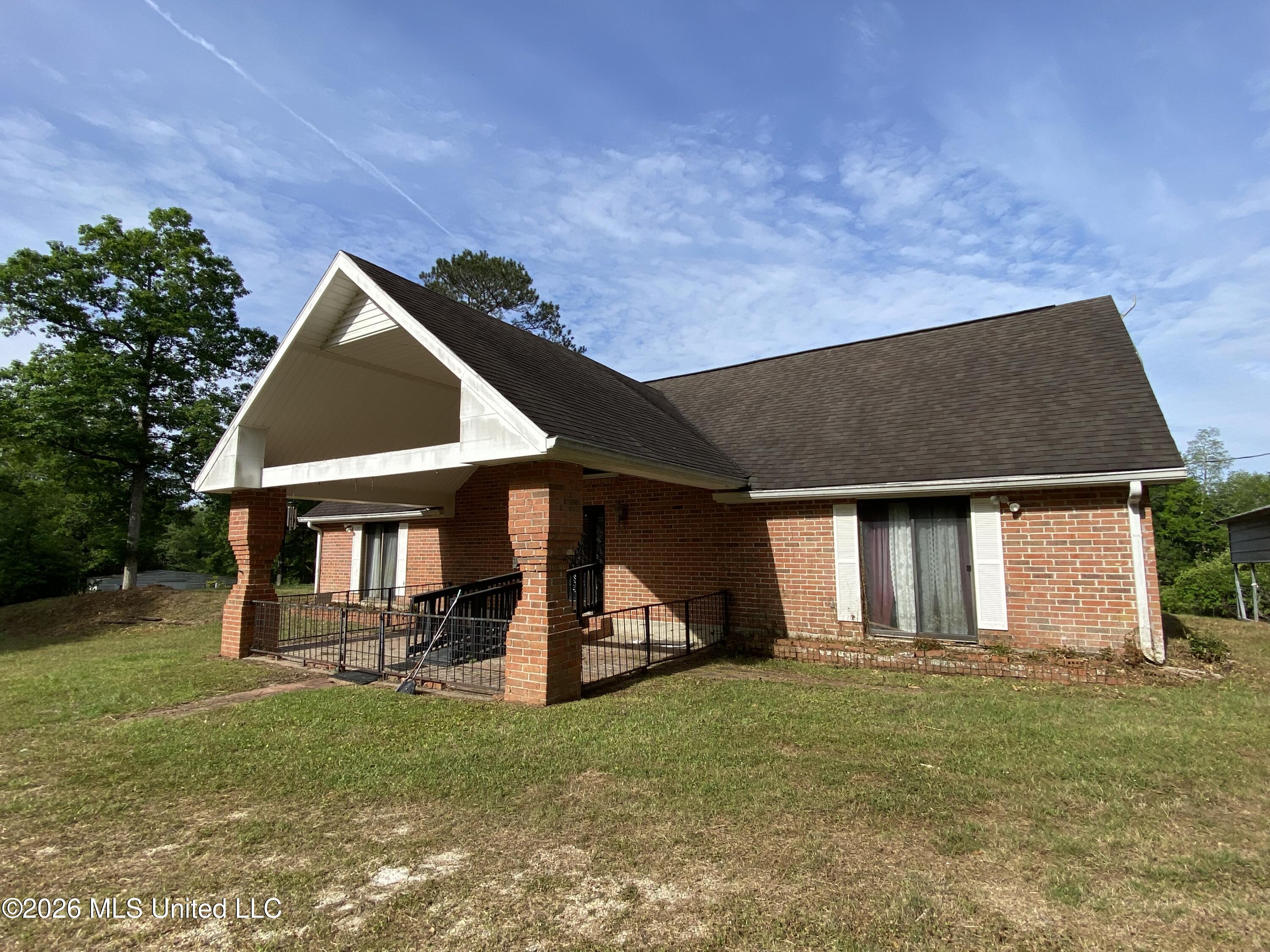 40 Clay Road Picayune, MS 39466 - Photo 2 of 33 2, IMG_9306