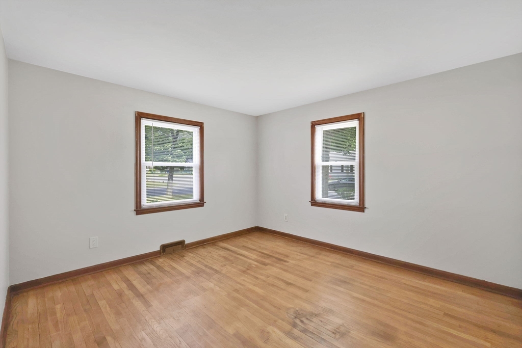 232 Almira Road Springfield, MA 01119 - Photo 17 of 36