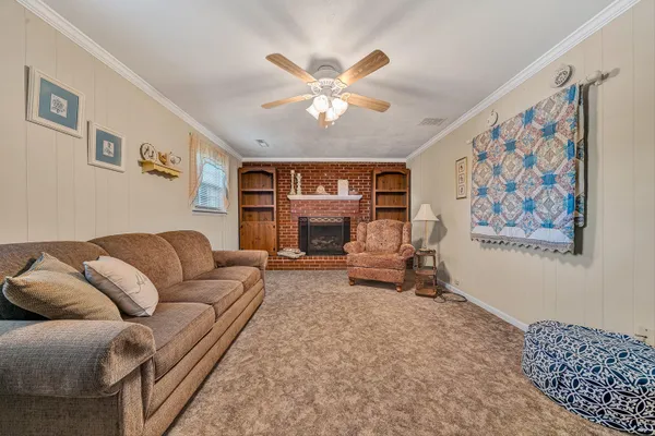 $320,000 | 3033 Parham Drive, Roanoke, VA 24014