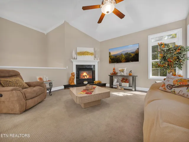 $699,900 | 110 Seminole Lane, Loudon, TN 37774