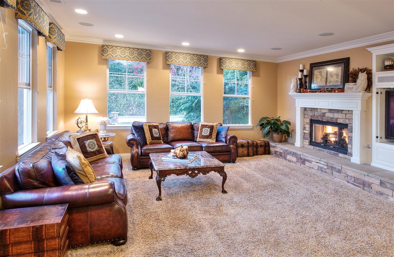 2562 Discovery Road Carlsbad, CA 92009 - Photo 11 of 25 Gallery Image 11