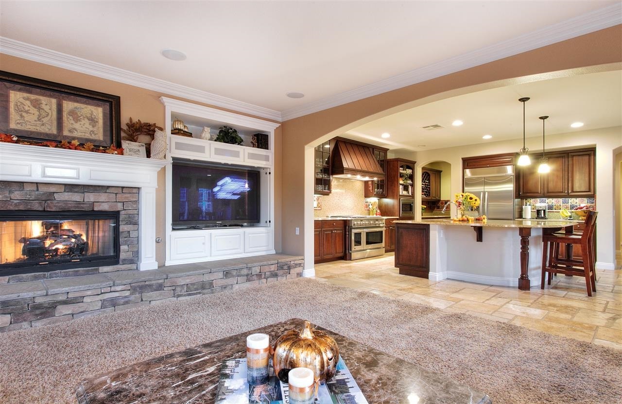 2562 Discovery Road Carlsbad, CA 92009 - Photo 12 of 25 Gallery Image 12