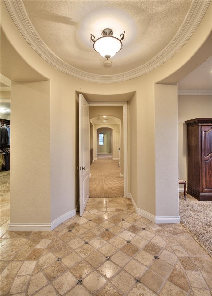 2562 Discovery Road Carlsbad, CA 92009 - Photo 18 of 25 Gallery Image 18