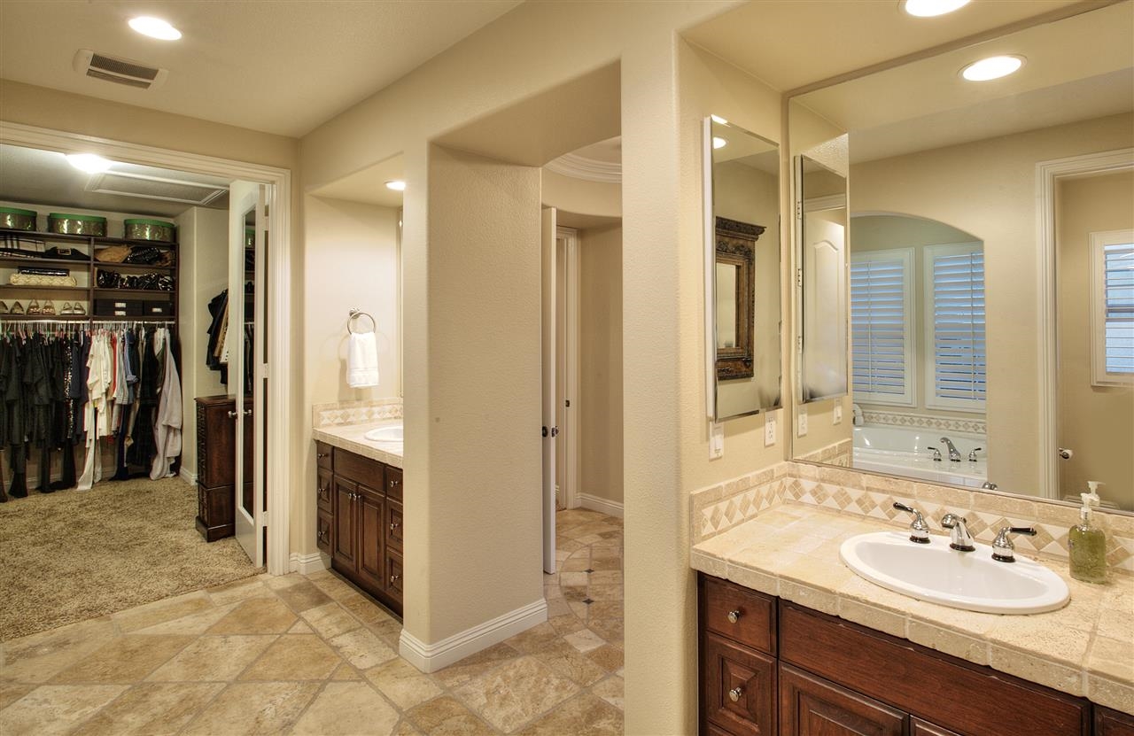 2562 Discovery Road Carlsbad, CA 92009 - Photo 19 of 25 Gallery Image 19