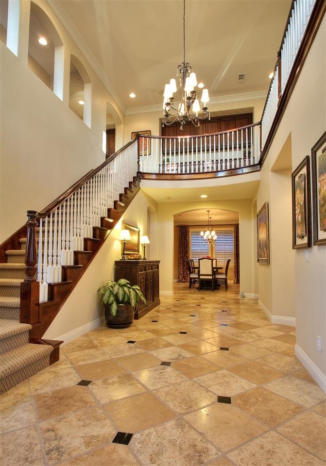 2562 Discovery Road Carlsbad, CA 92009 - Photo 6 of 25 Gallery Image 6