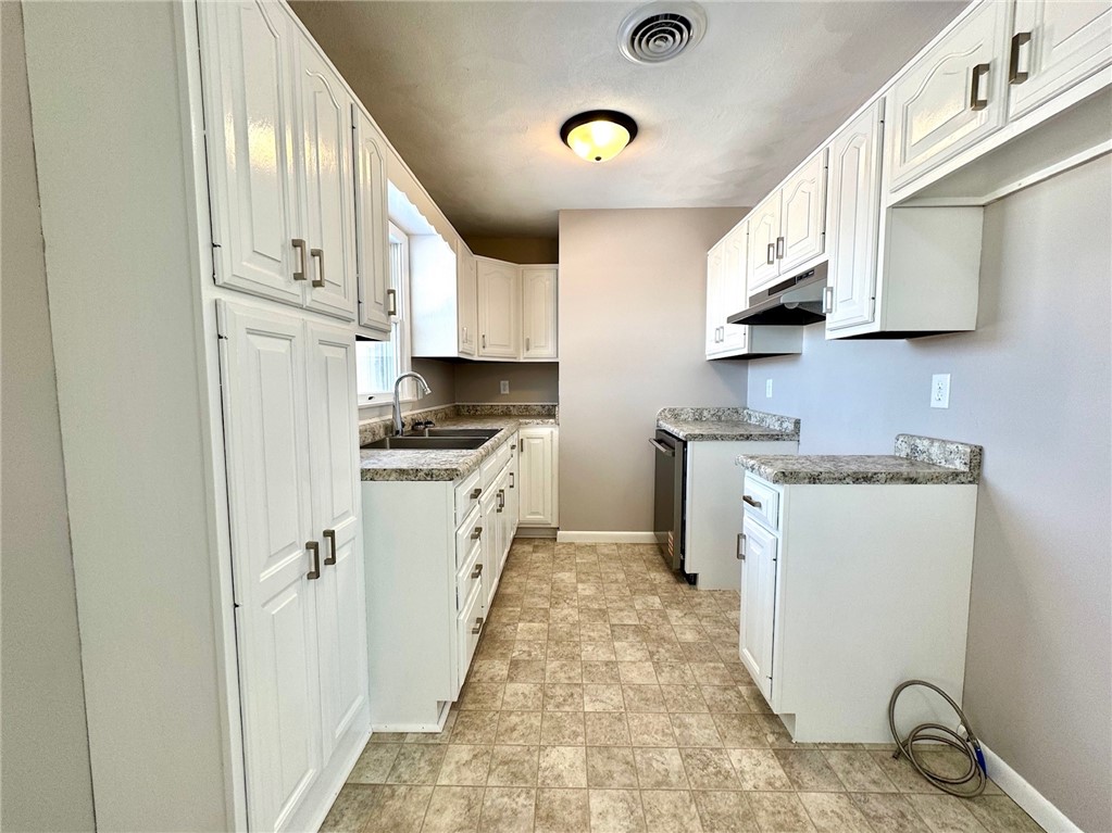2717 East Washington Road Casey, IL 62420 - Photo 8 of 22
