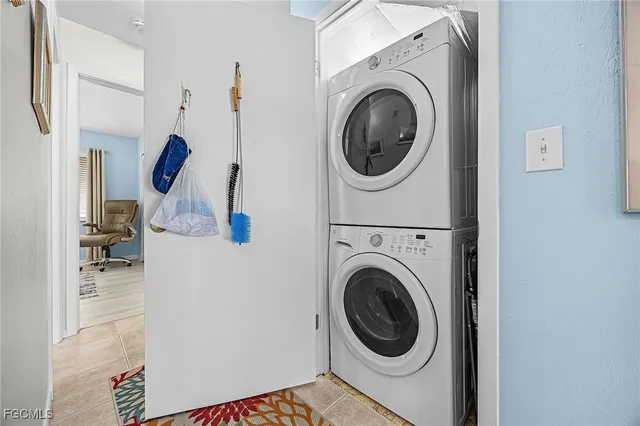 $299,999 | 1715 Southeast 46th Lane, Unit 2, Cape Coral, FL 33904